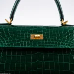 Hermès HSS Kelly 25 Sellier Emerald and Cassis Shiny Niloticus Crocodile Brushed Gold Hardware replica bags