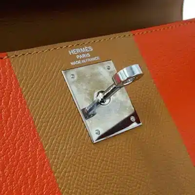 Hermès Kelly 28 Brown Box Calfskin logo