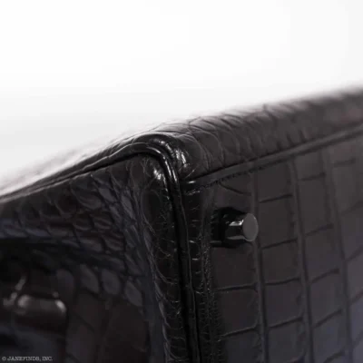 Hermès Rare Collectible Kelly 35 SO Black Matte Alligator Mississippiensis Black Hardware luxury bags